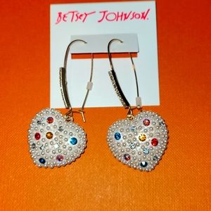 ❤️❤️ HAPPY VALENTINES DAY!! ❤️❤️ NWT Betsey Johnson heart earrings ❤️❤️